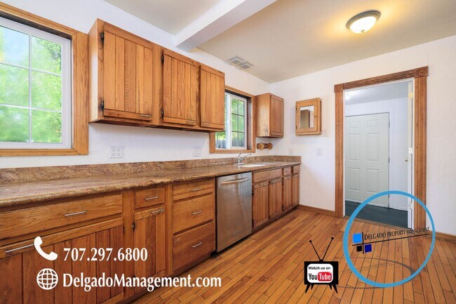Building Photo - Spectaular Benicia 3 bedroom home