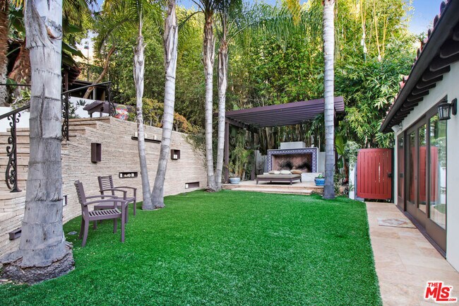Building Photo - 8343 W Sunset Blvd