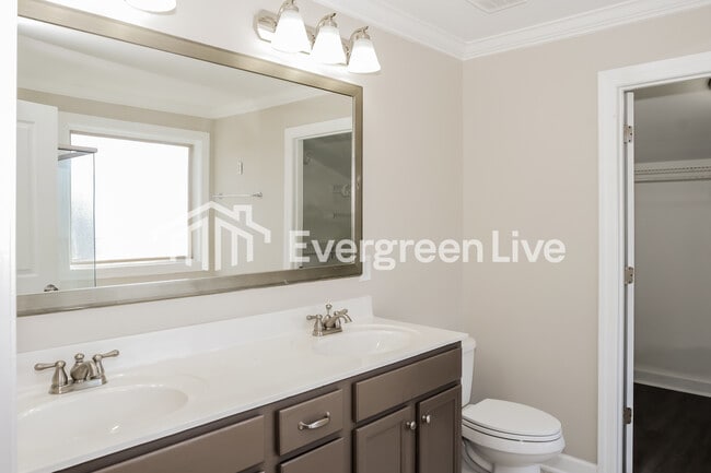 Building Photo - 107 SW Properzi Wy