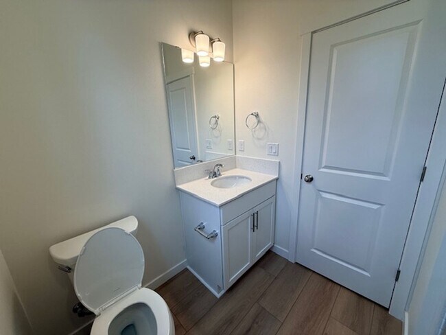 Building Photo - Elegant 4-Bed, 4-Bath 3-Story Home with Gourmet Kitchen & Private Backyard