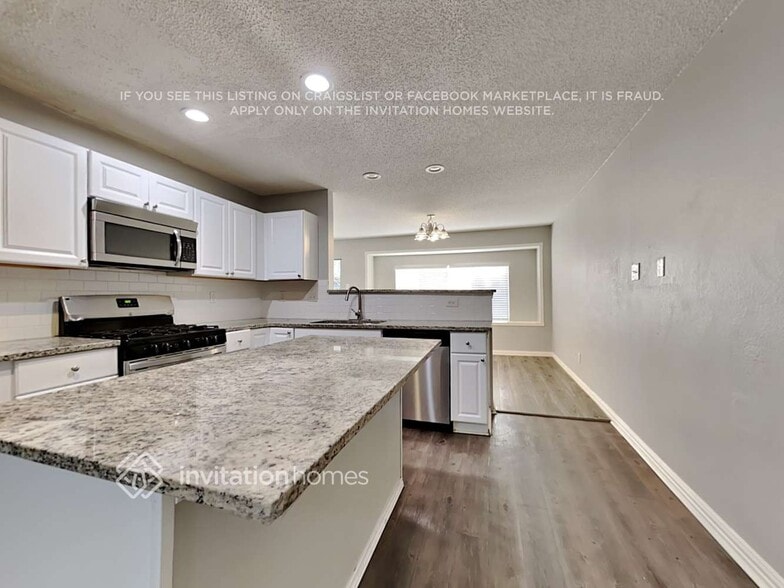 Building Photo - 2018 Cardinal Ln