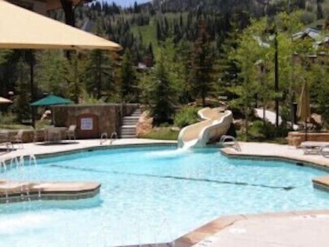 Building Photo - Coming soon! Solitude Luxury 1 bed / 1 bath Condo! Fully furnished!