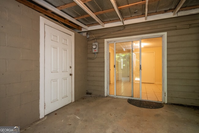 Building Photo - 175 Habersham Way