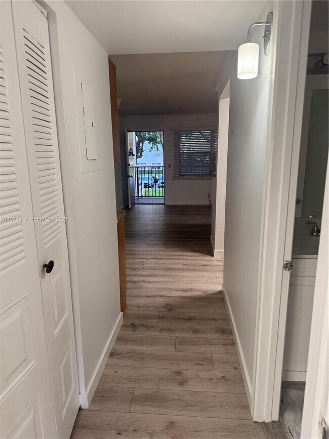 Building Photo - 200 SW 132nd Way