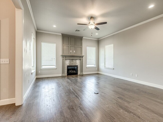 Building Photo - 3 Bed/2 Bath Beacon Home in Rush Brook Add...