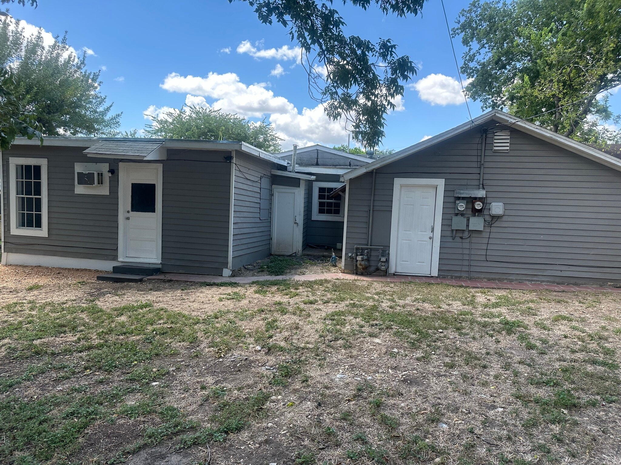 Building Photo - 311 Glamis Ave