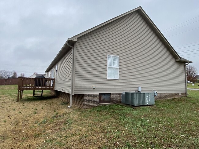 Building Photo - 3680 Fieldstone Dr