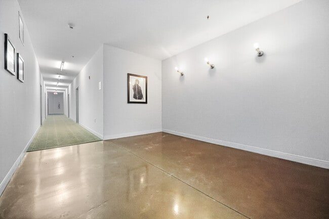 Building Photo - 10 Ann St