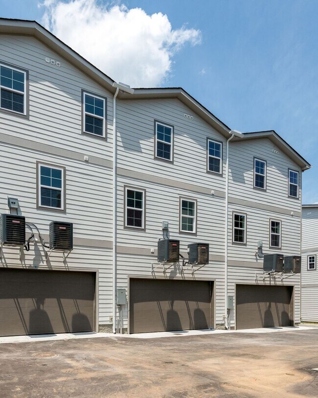 Building Photo - West Nashville Townhome