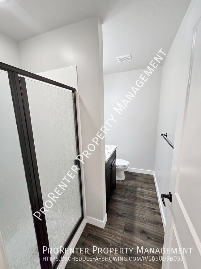Building Photo - 2516 W Knights Ln
