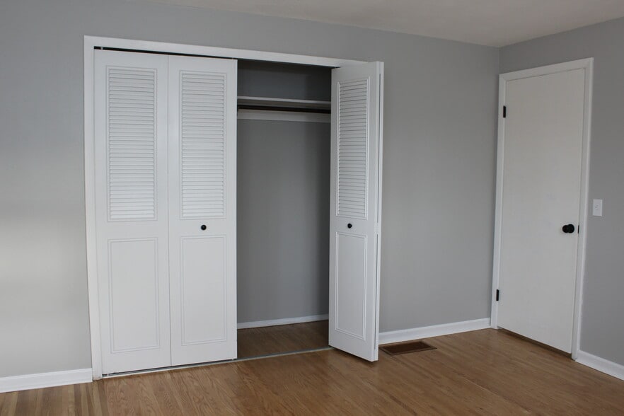 Building Photo - 32 Medimount Dr