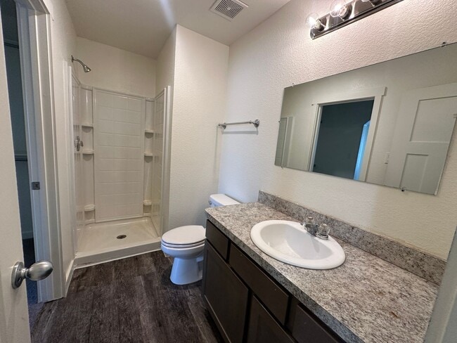Building Photo - For Lease | 3 Bed, 2.5 Bath |1,688 Sq Ft |...