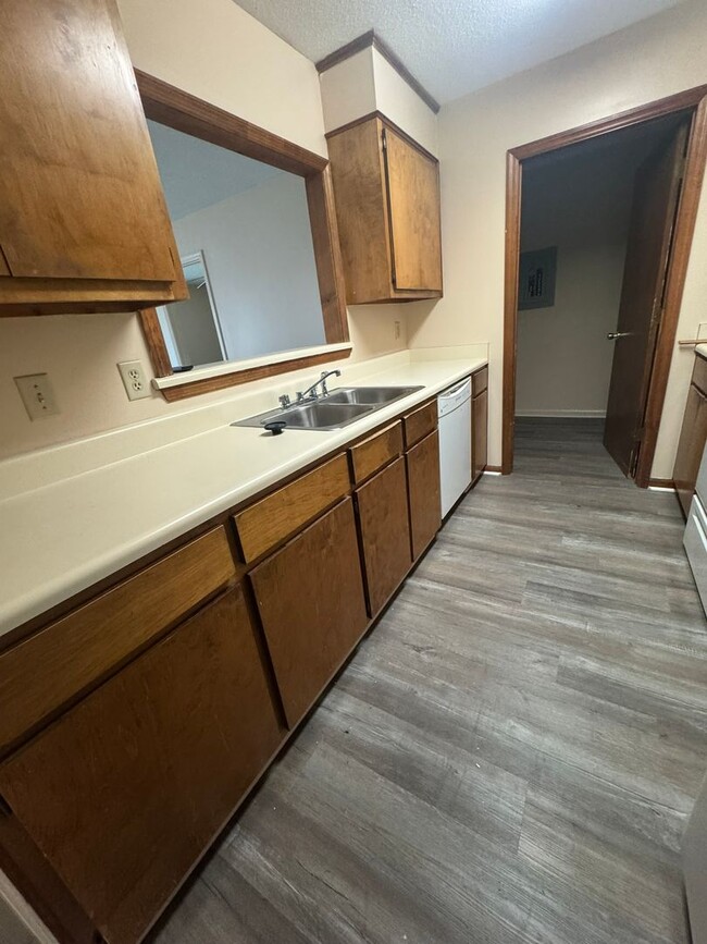 Building Photo - Remodeled Duplex on Belair Road