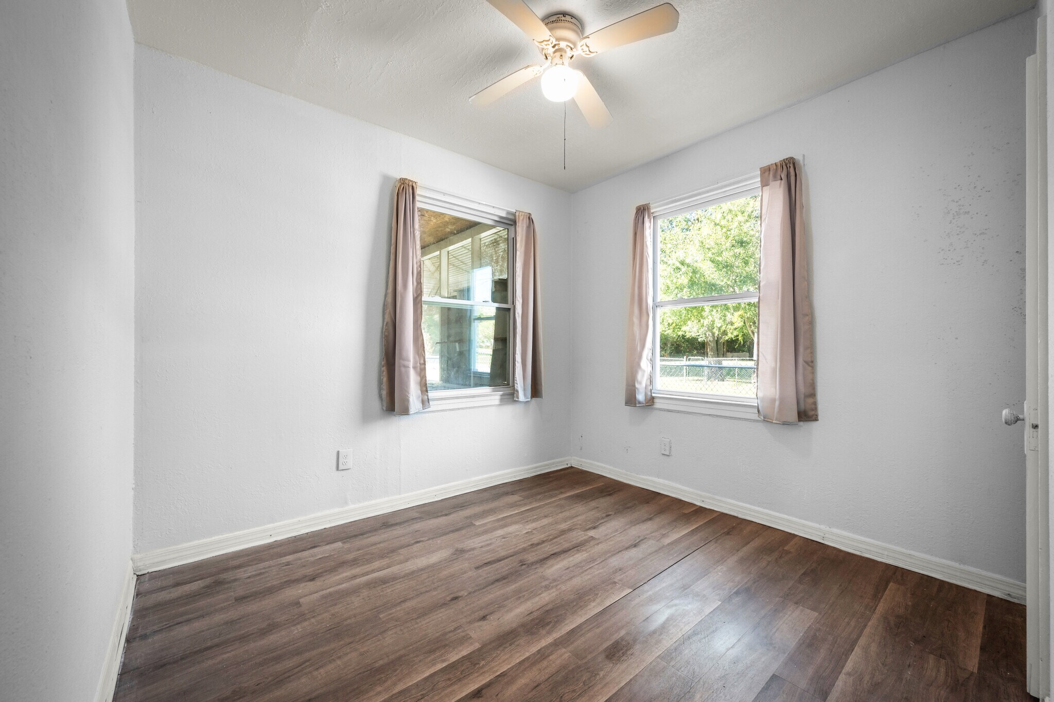 Building Photo - 1602 Wambolt St