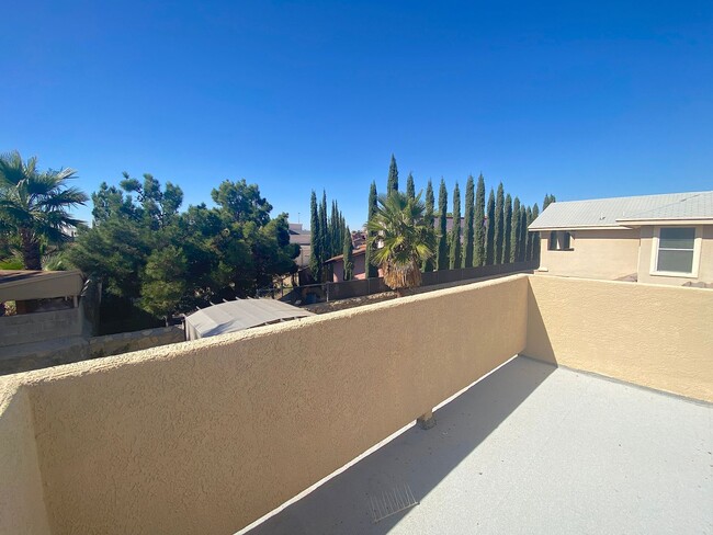 Building Photo - East El Paso 3 bed Refrig A/C w/Loft!