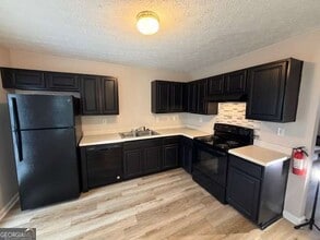 Building Photo - 150 Blake Ave