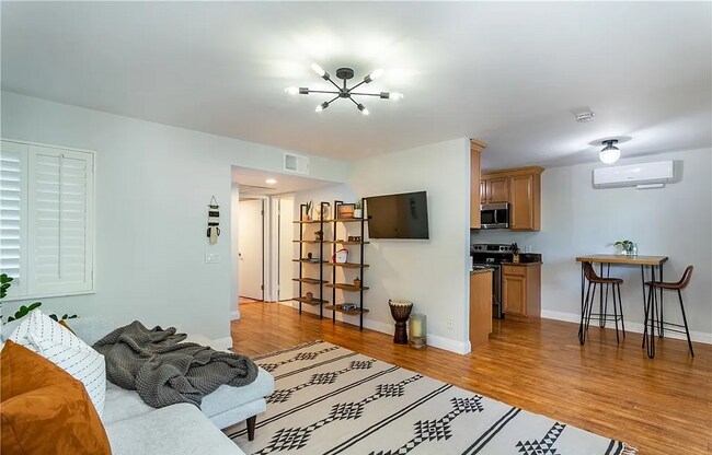 Building Photo - Executive Bixby Village condo with gorgeou...