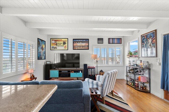 Building Photo - 1131 10th St