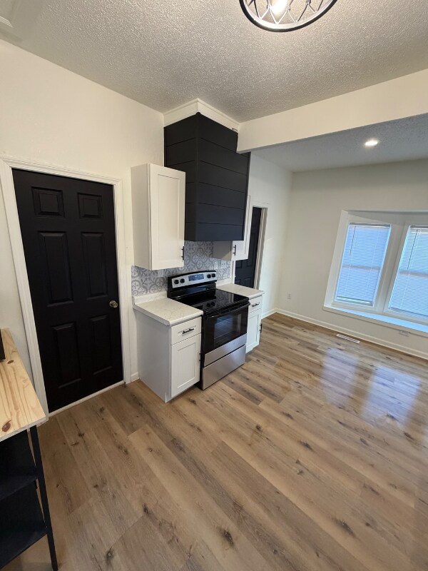 Building Photo - 2451 Chelsea Ave