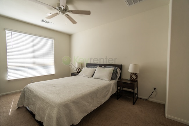 Building Photo - Stunning Verano at Skyline |Gated Community |HOA, Pool, Playground