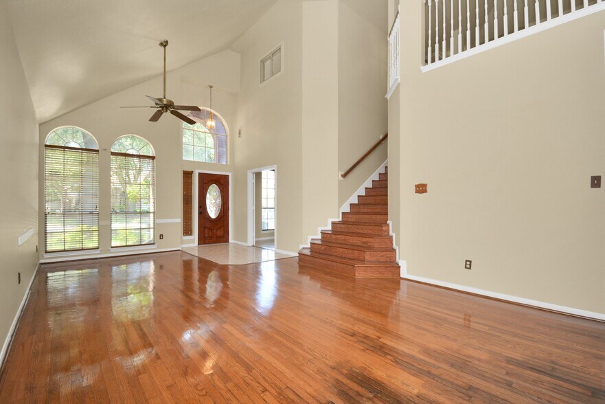 Building Photo - 4123 Valedon Ln