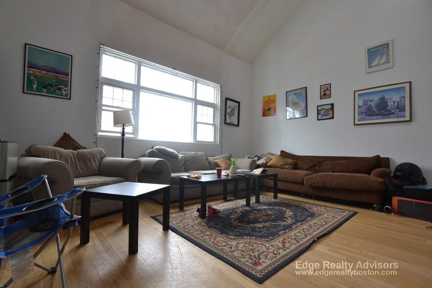 Building Photo - 101 Glenville Ave