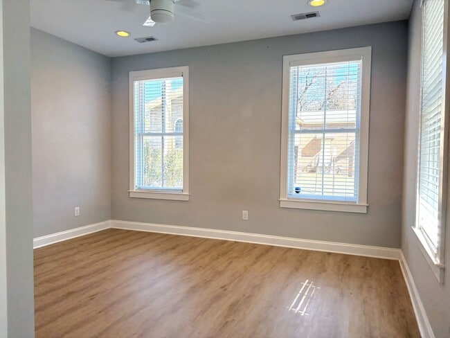 Building Photo - 9 Hanover St