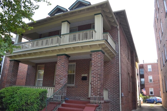 Building Photo - 621 W Princess Anne Rd