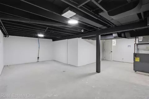 Building Photo - 17 N Midland Dr