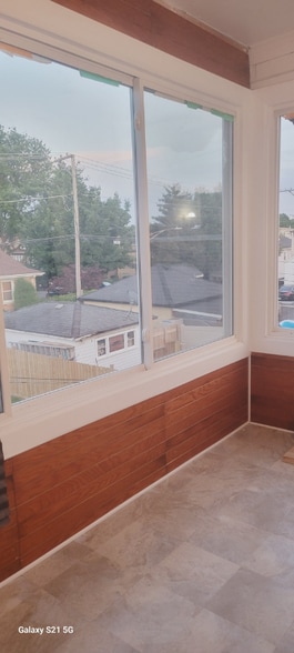 Building Photo - 3807 N Narragansett Ave