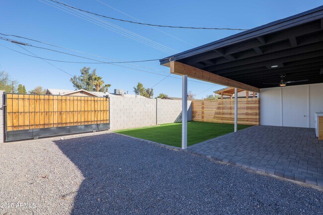 Building Photo - 2056 E Orange St.