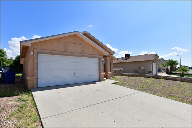 Building Photo - 3112 Tierra Ayala Dr