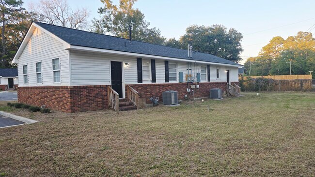 Building Photo - Monetta Apartments