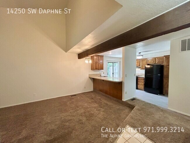 Building Photo - 14250 SW Daphne St