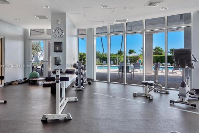 Building Photo - 6515 Collins Ave