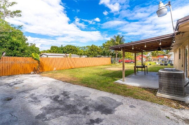 Building Photo - 14943 SW 302nd Terrace