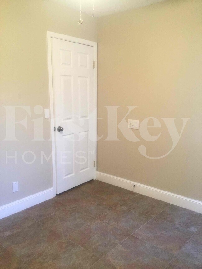 Building Photo - 19742 Carolina Cir