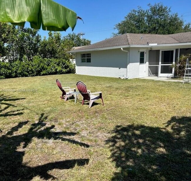 Building Photo - 4020 Country Club Blvd