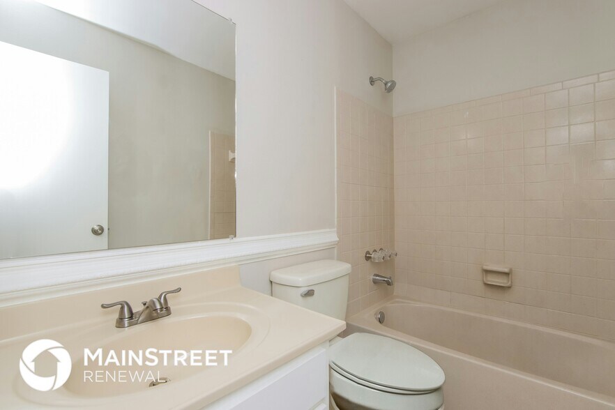 Building Photo - 647 Furth Rd NW