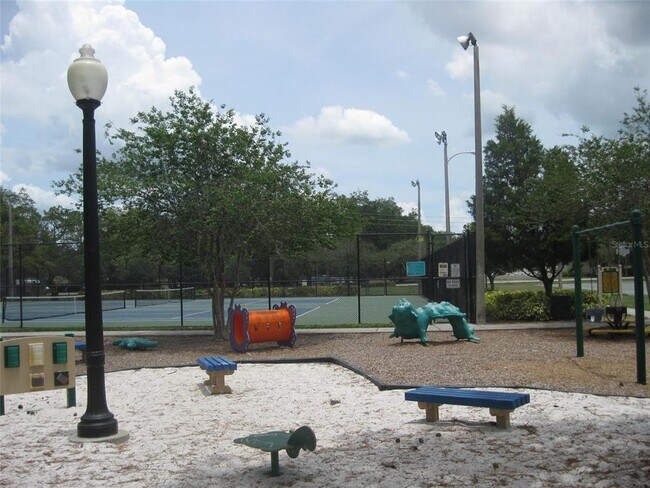 Building Photo - 2010 Santiago Way S