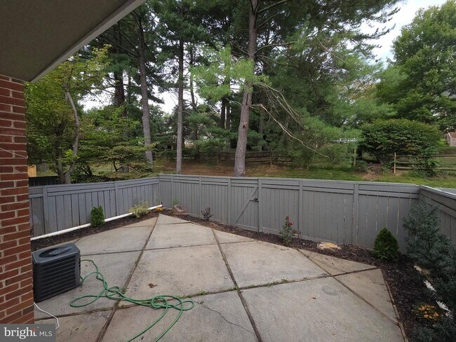 Building Photo - 20626 Highland Hall Dr