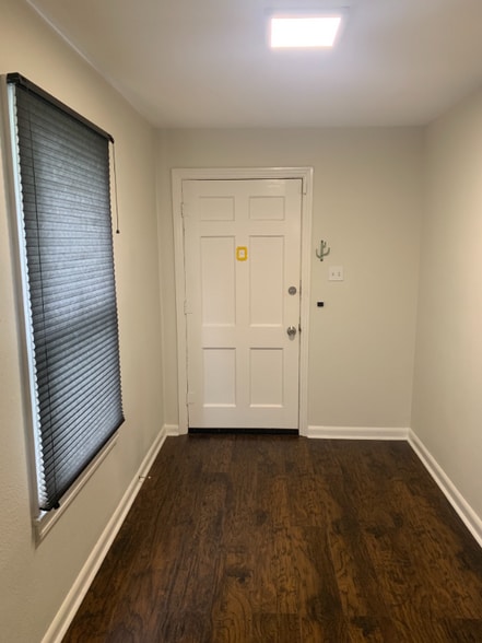 Building Photo - 716 Shadwell Dr