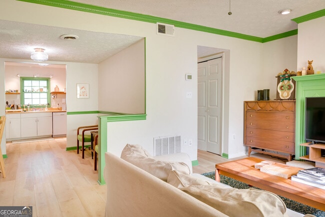 Building Photo - 1905 S Milledge Ave