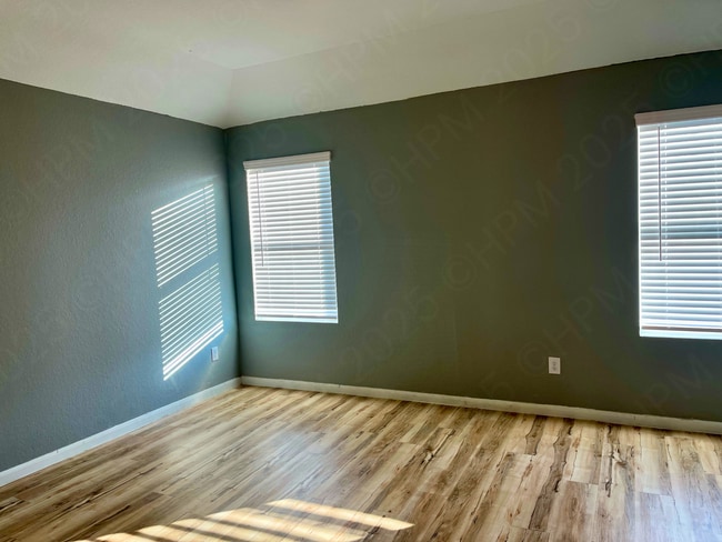 Building Photo - 8014 Chanting Bnd