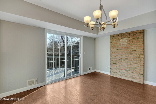 Building Photo - 22 Brookside Ct