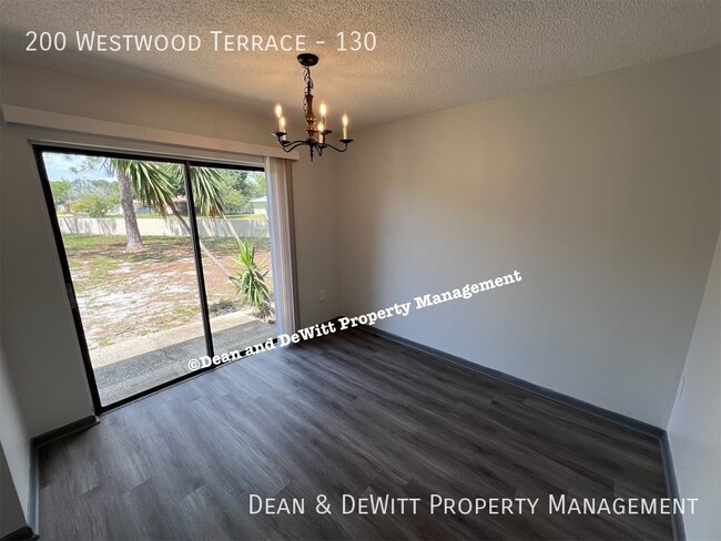 Building Photo - 2/1.5 Townhome w/ Pool - For Rent