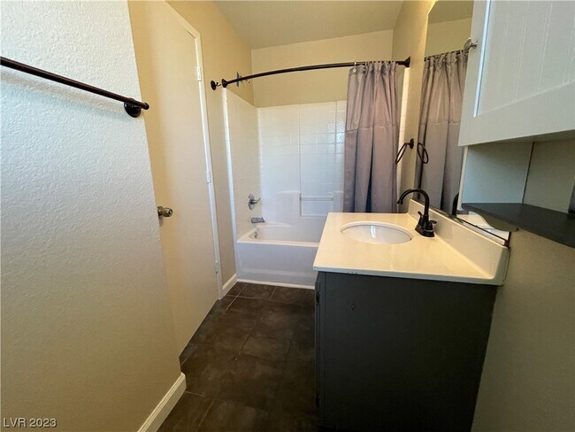 Building Photo - 2435 Ember Mist Ct
