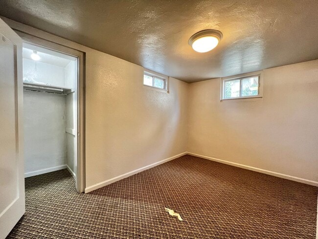 Building Photo - Cozy 2-Bedroom 1-Bath Basement Unit Near UNC!