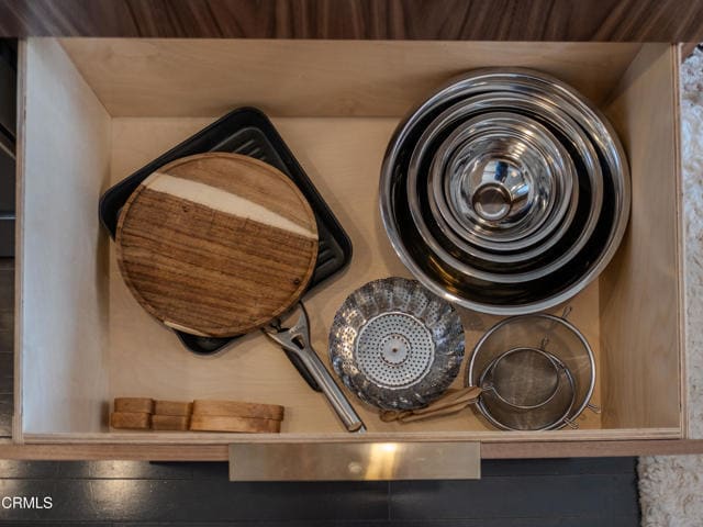 Building Photo - 530 S Hewitt St