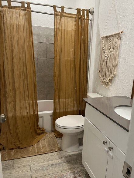 Guest BR 1 - 1 of 2 - 6615 Morgan Path